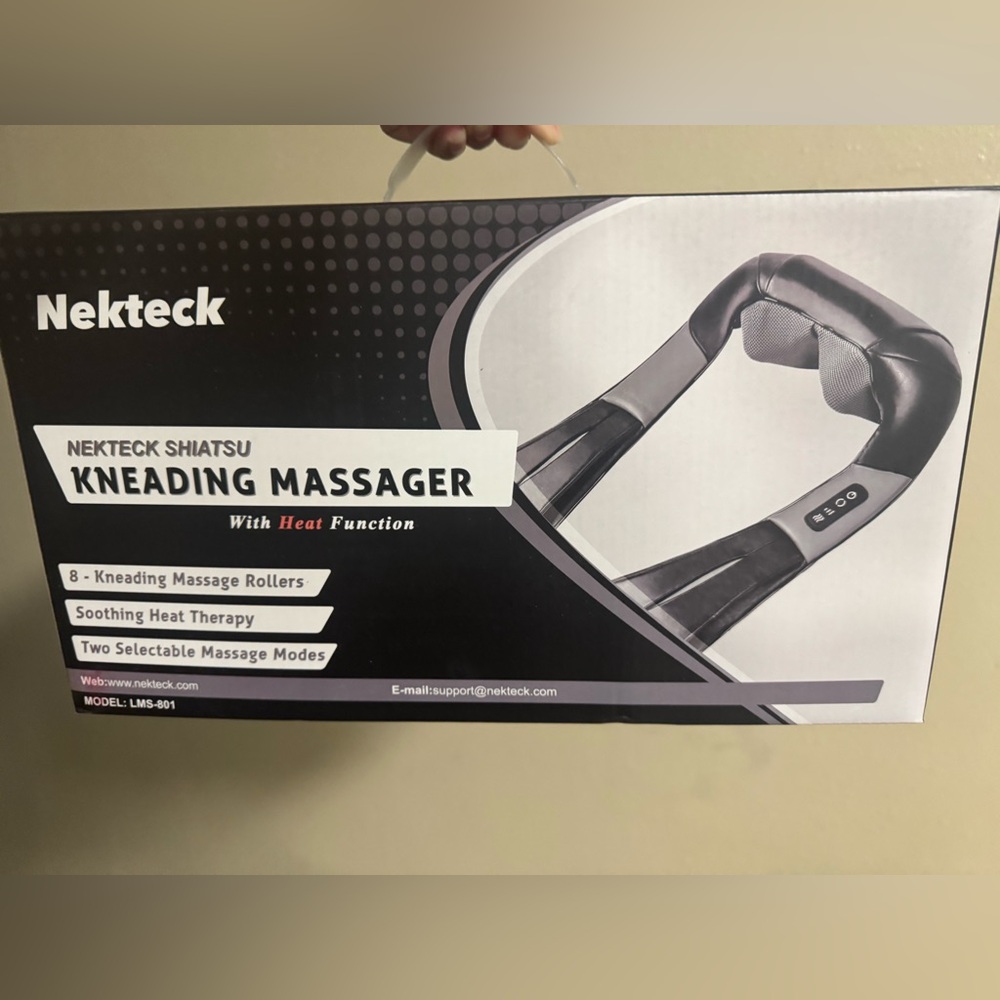 Nekteck Shiatsu Kneading Massager with Heat Function - Black and Gray